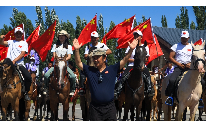 伊犁霍城县晃晃村