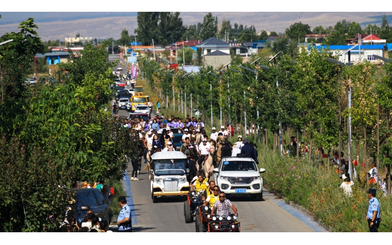 伊犁霍城县晃晃村